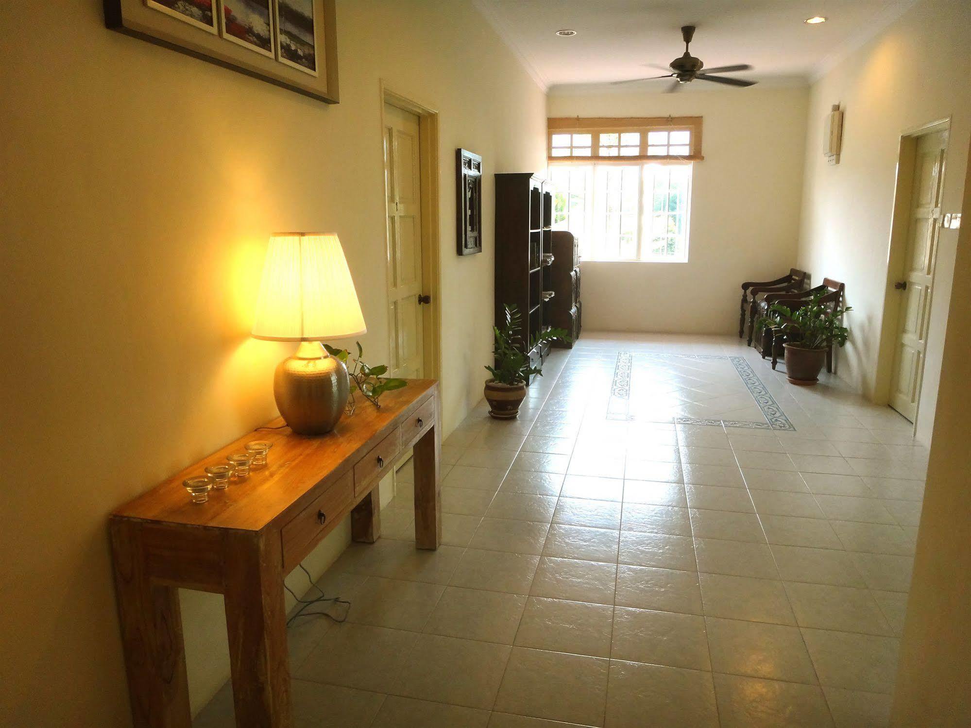 Rumah Putih Near Klia Szepang Kültér fotó